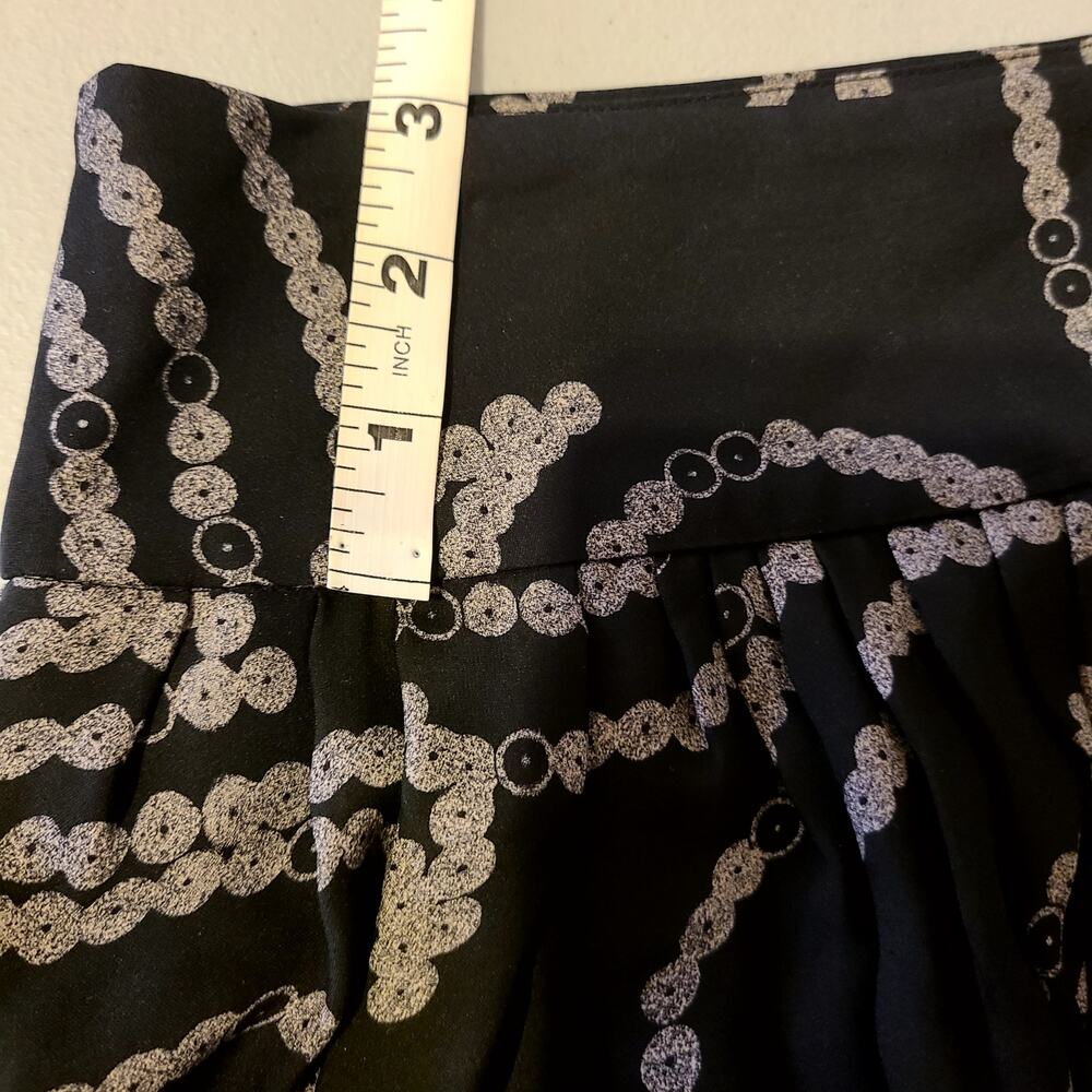 Banana Republic Womens Skirt Sz 4 Black Cream 100% Silk Flowing Abstract Boho - Picture 8 of 12